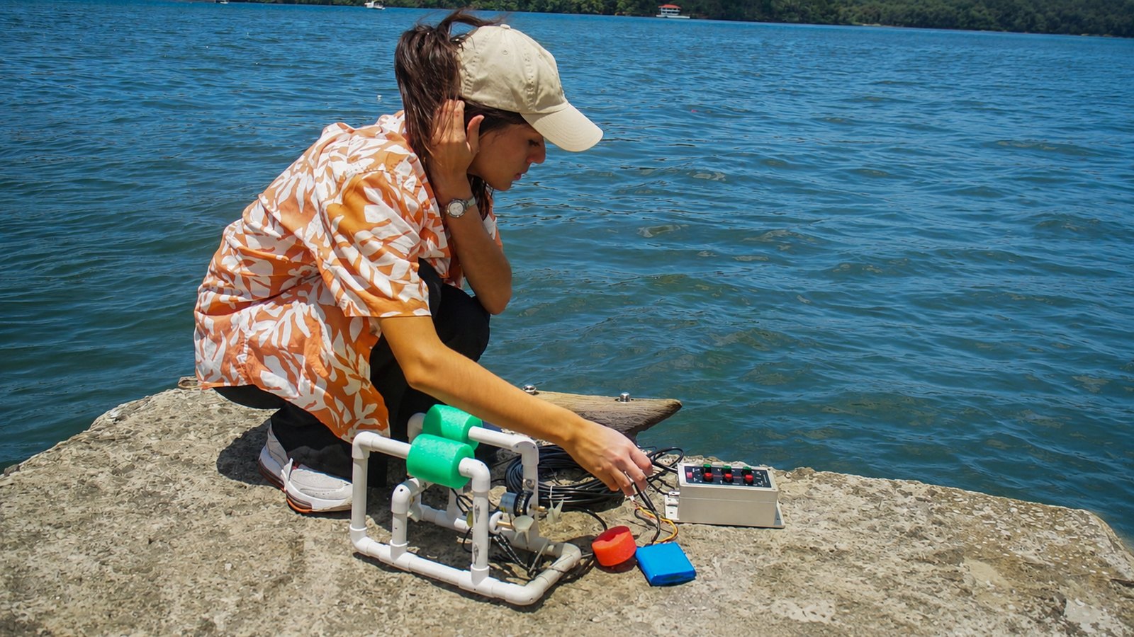 Tequina Wave team conducting marine fieldwork with an underwater ROV along Panama&rsquo;s coast.